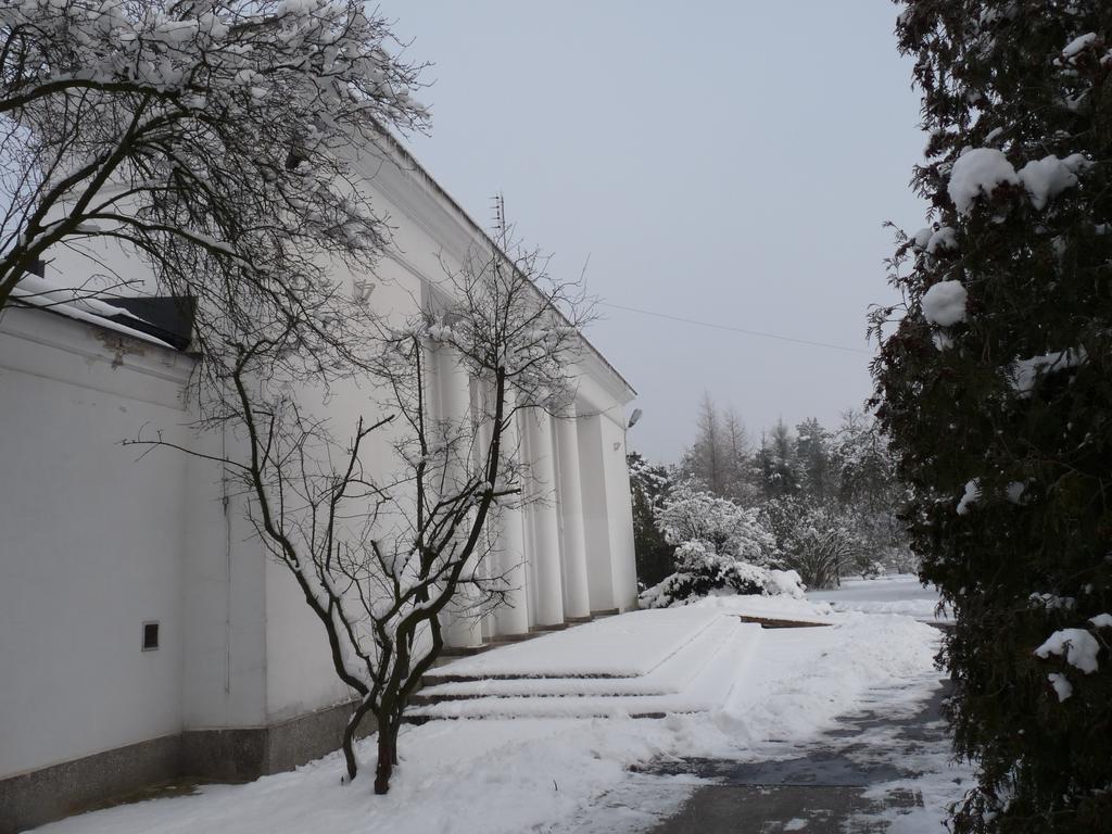 Ferienwohnung Bialy Dom Konstancin-Jeziorna Exterior foto